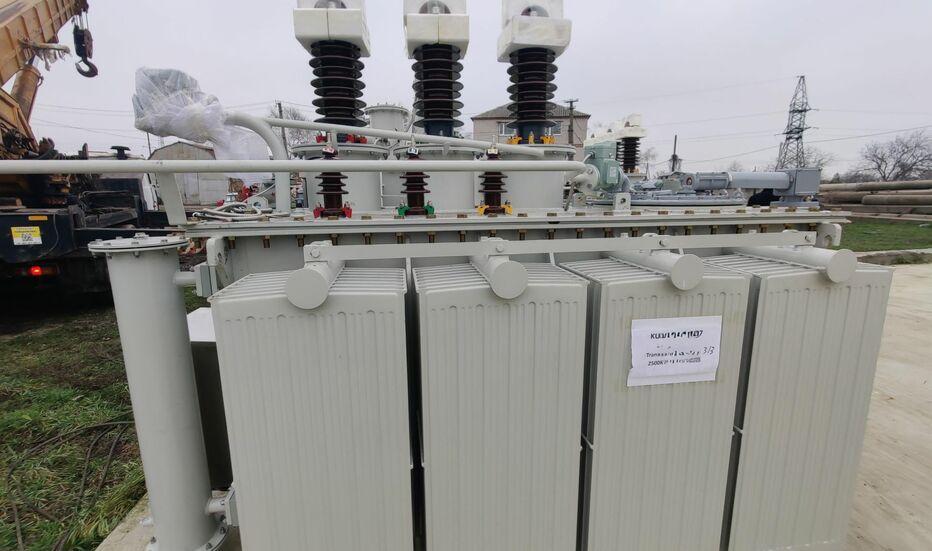 dopomoga-partneriv-dtek-dniprovski-elektromerezhi-otrimav-4-transformatori-dlya-vidnovlennya-energoobladnannya-pislya-obstriliv-1