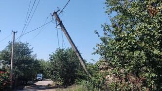 energetiki-dtek-dniprovski-elektromerezhi-povernuli-svitlo-do-13-tisyach-osel-znestrumlenih-cherez-obstrili